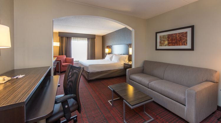Holiday Inn Express Suite