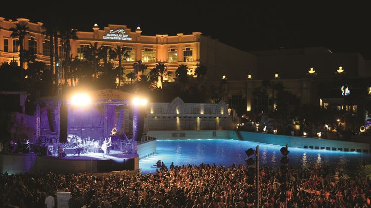 Mandalay Bay Resort & Casino Beach