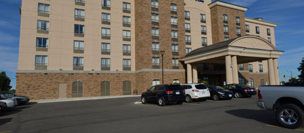 Holiday Inn Express & Stes Waterloo Exterior