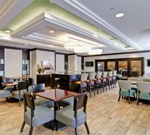 Holiday Inn Express & Stes Waterloo Lobby