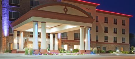 Holiday Inn Express & Suites Wausau Exterior