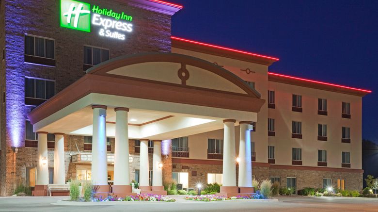 <b>Holiday Inn Express & Suites Wausau Exterior</b>. Images powered by <a href="https://www.leonardoworldwide.com/" title="Leonardo Worldwide" target="_blank">Leonardo</a>.