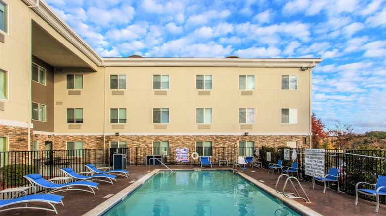 <b>Holiday Inn Express Hotel & Suites Pool</b>. Images powered by <a href="https://www.leonardoworldwide.com/" title="Leonardo Worldwide" target="_blank">Leonardo</a>.
