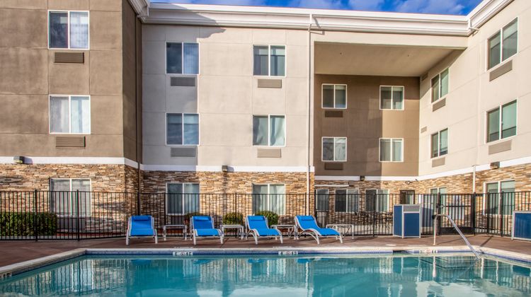 Holiday Inn Express Hotel & Suites Pool