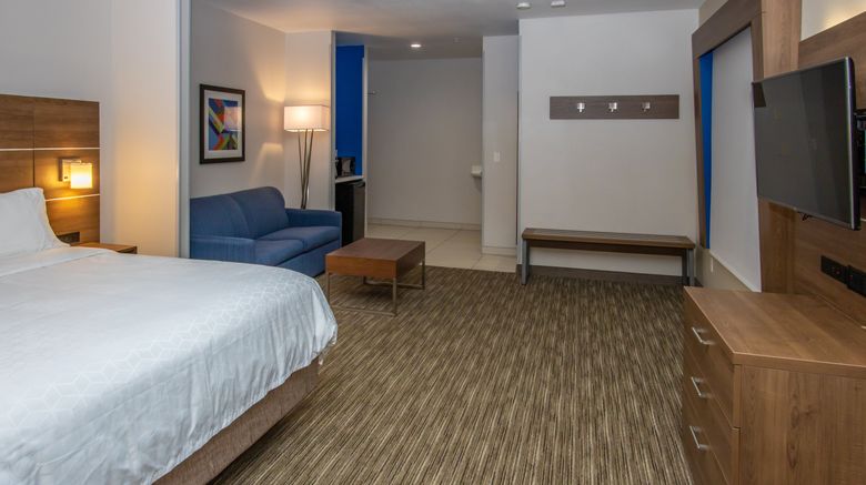 <b>Holiday Inn Express Hotel & Suites Suite</b>. Images powered by <a href="https://www.leonardoworldwide.com/" title="Leonardo Worldwide" target="_blank">Leonardo</a>.