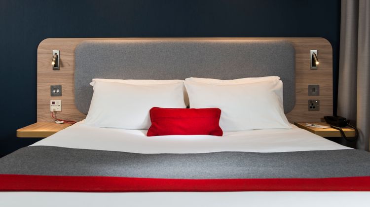 Holiday Inn Express Dartford Bridge Room