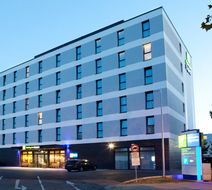 Holiday Inn Express Frankfurt Airport Exterior