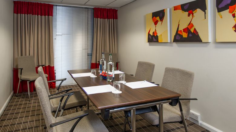 <b>Holiday Inn Express London-Luton Airport Meeting</b>. Images powered by <a href="https://www.leonardoworldwide.com/" title="Leonardo Worldwide" target="_blank">Leonardo</a>.