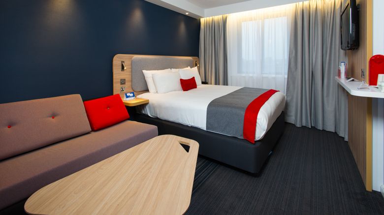 <b>Holiday Inn Express London-Luton Airport Room</b>. Images powered by <a href="https://www.leonardoworldwide.com/" title="Leonardo Worldwide" target="_blank">Leonardo</a>.