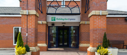 Holiday Inn Express Manchester East Exterior