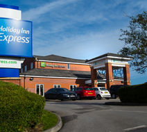 Holiday Inn Express Manchester East Exterior