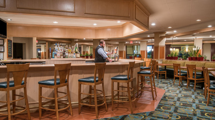 Holiday Inn & Suites Cincinnati-Eastgate Restaurant