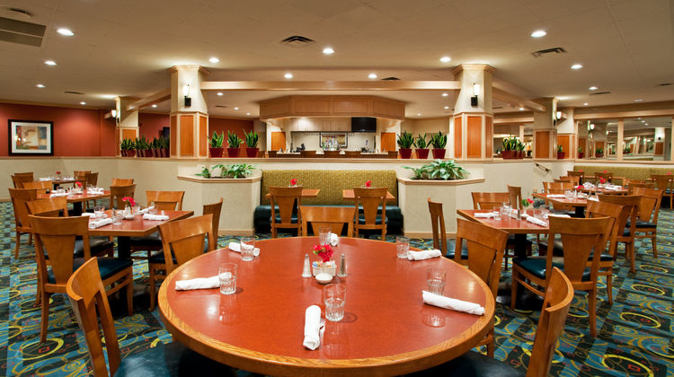 Holiday Inn & Suites Cincinnati-Eastgate Restaurant