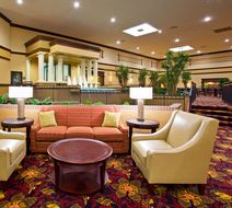 Holiday Inn & Suites Cincinnati-Eastgate Lobby