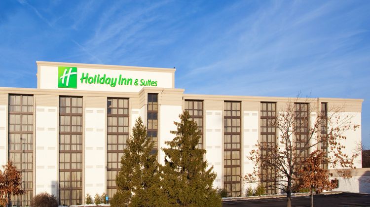 Holiday Inn & Suites Cincinnati-Eastgate Exterior