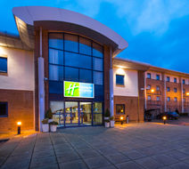 Holiday Inn Express Exterior