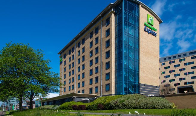 Holiday Inn Express Leeds City Centre Exterior