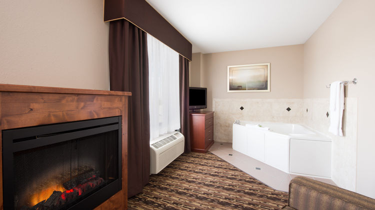 Holiday Inn Express Suite