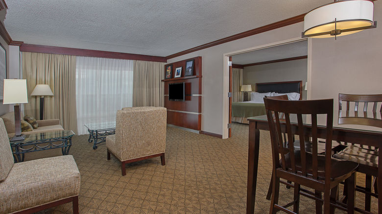 <b>Holiday Inn University Plaza Hotel Suite</b>. Images powered by <a href="https://www.leonardoworldwide.com/" title="Leonardo Worldwide" target="_blank">Leonardo</a>.