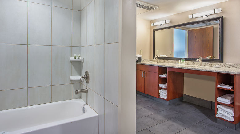 <b>Holiday Inn University Plaza Hotel Suite</b>. Images powered by <a href="https://www.leonardoworldwide.com/" title="Leonardo Worldwide" target="_blank">Leonardo</a>.