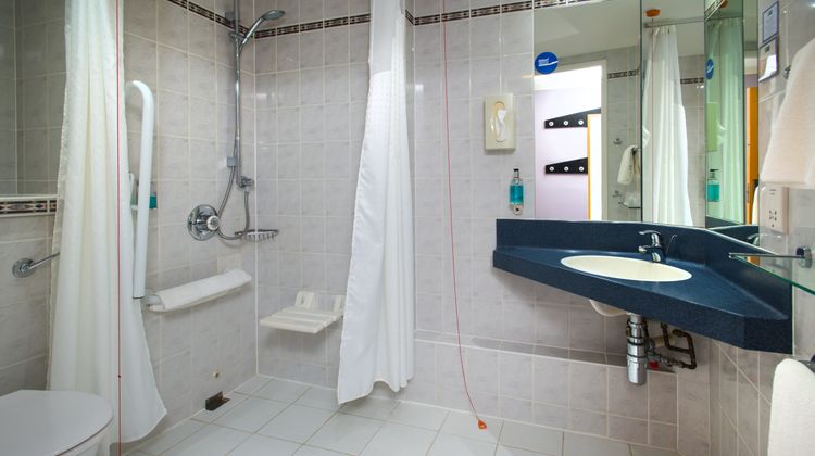 Holiday Inn Express Stafford Hotel Room