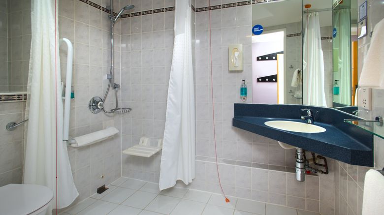 <b>Holiday Inn Express Stafford Hotel Room</b>. Images powered by <a href="https://www.leonardoworldwide.com/" title="Leonardo Worldwide" target="_blank">Leonardo</a>.