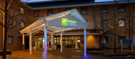 Holiday Inn Express Milton Keynes Hotel Exterior
