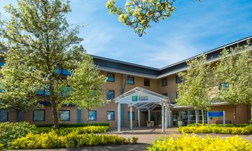 Holiday Inn Express Milton Keynes Hotel