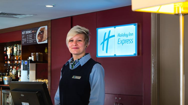 Holiday Inn Express Salford Quays Lobby