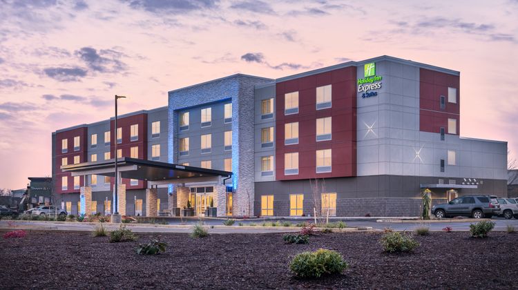 Holiday Inn Express & Suites Keizer Exterior