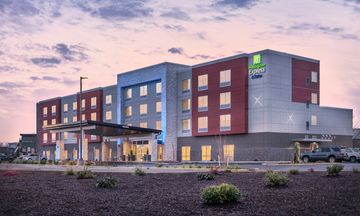 Holiday Inn Express & Suites Keizer