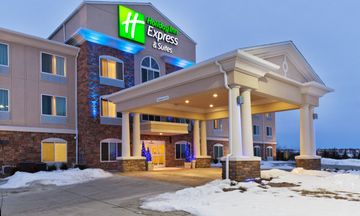 Holiday Inn Express & Suites Omaha I-80