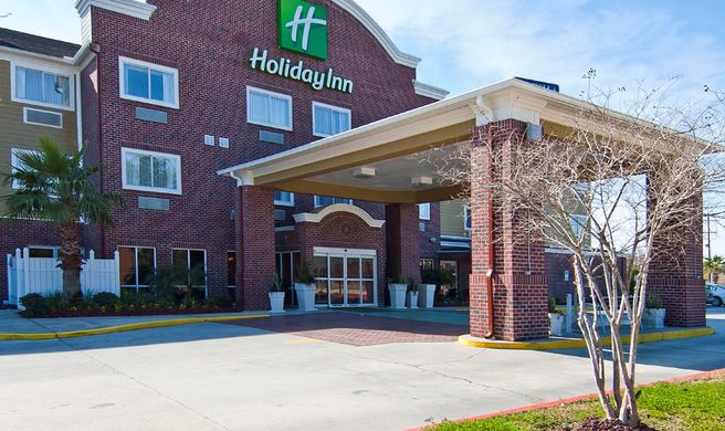Holiday Inn Hotel & Suites Exterior