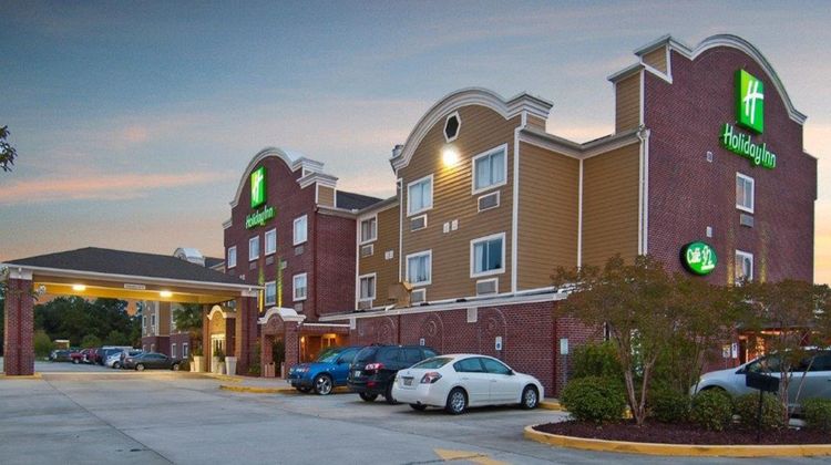 Holiday Inn Hotel & Suites Exterior