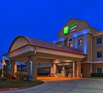 Holiday Inn Express Hotel and Suites Exterior
