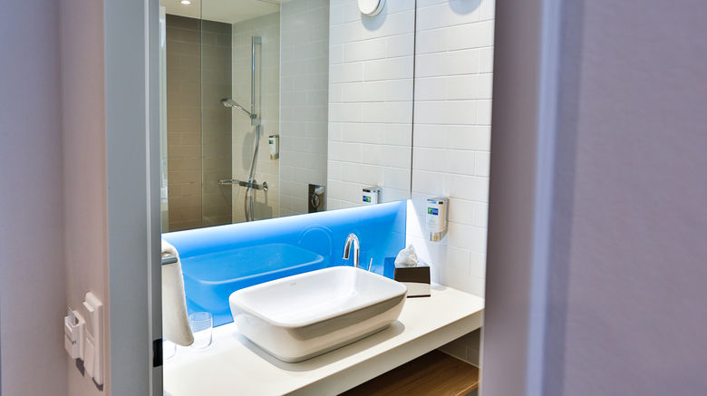 <b>Holiday Inn Express Karlsruhe-City Park Room</b>. Images powered by <a href="https://www.leonardoworldwide.com/" title="Leonardo Worldwide" target="_blank">Leonardo</a>.