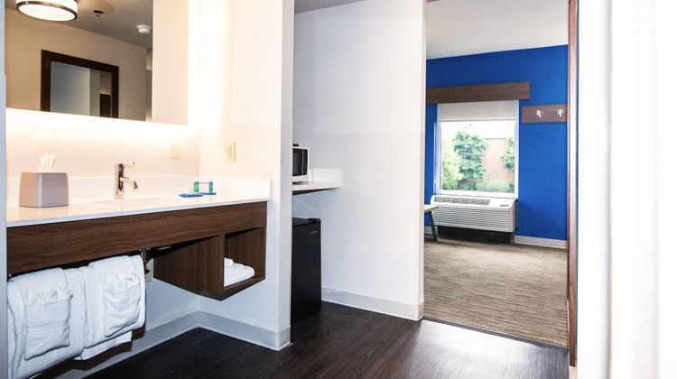 Holiday Inn Express Room