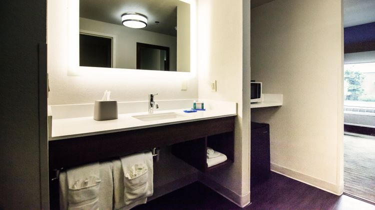 Holiday Inn Express Room