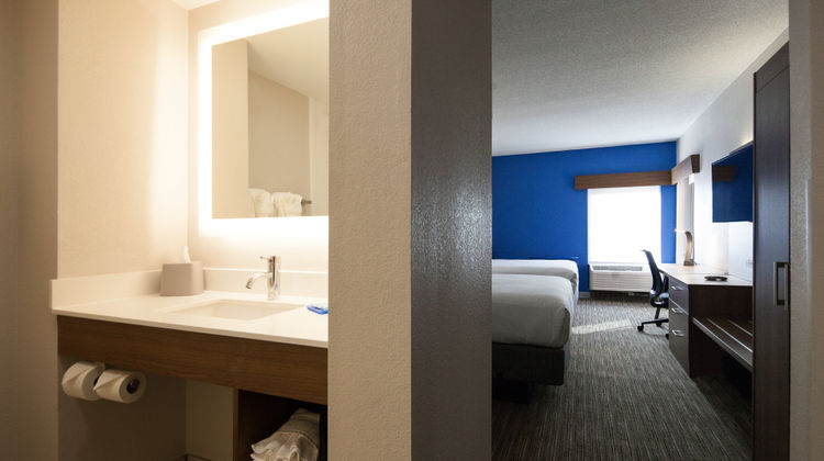 Holiday Inn Express Suite