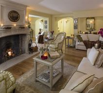 Le St Paul Hotel Lobby