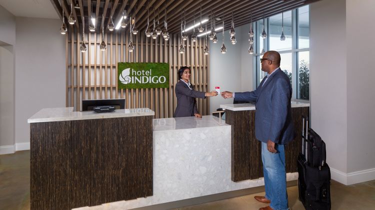 Hotel Indigo-Celebration Pointe Lobby