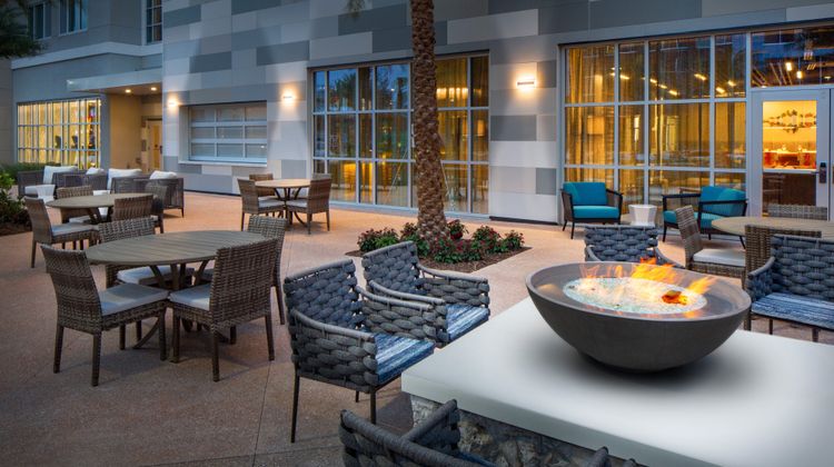 Hotel Indigo-Celebration Pointe Lobby
