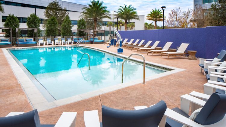 Hotel Indigo-Celebration Pointe Pool