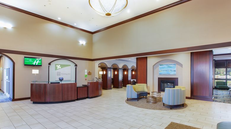 <b>Holiday Inn Hotel & Suites Lobby</b>. Images powered by <a href="https://www.leonardoworldwide.com/" title="Leonardo Worldwide" target="_blank">Leonardo</a>.