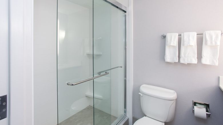 <b>Holiday Inn Hotel & Suites Room</b>. Images powered by <a href="https://www.leonardoworldwide.com/" title="Leonardo Worldwide" target="_blank">Leonardo</a>.