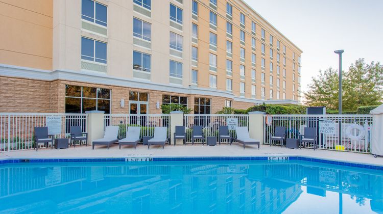 Holiday Inn Hotel & Suites Pool