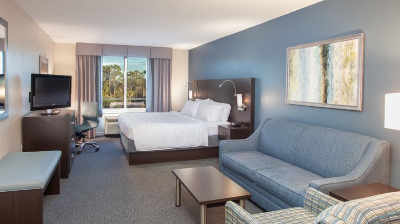 <b>Holiday Inn Hotel & Suites Room</b>. Images powered by <a href="https://www.leonardoworldwide.com/" title="Leonardo Worldwide" target="_blank">Leonardo</a>.