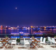 Holiday Inn Riverside Wuhan Exterior