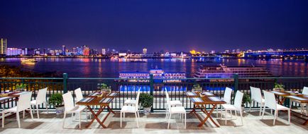 Holiday Inn Riverside Wuhan Exterior