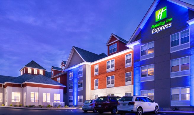 Holiday Inn Express Exterior